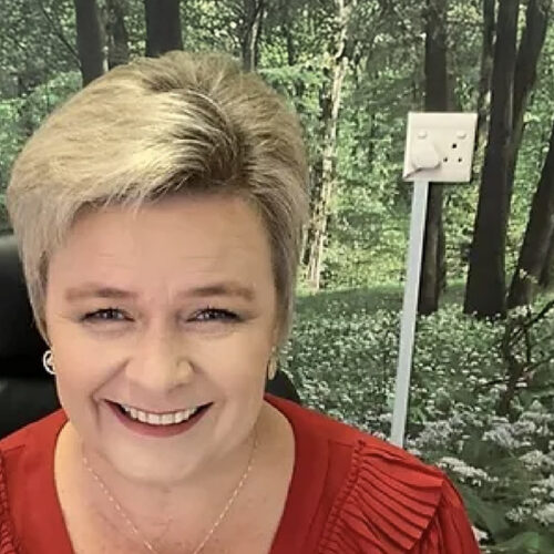 ADV Helen venter